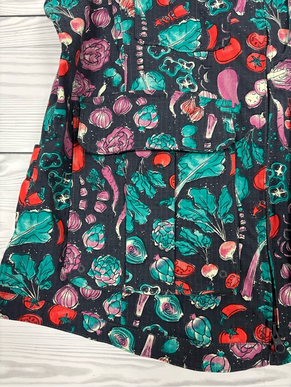 Duluth Trading Co. women’s heirloom gardening vest size large NWT novelty print - Picture 2 of 13